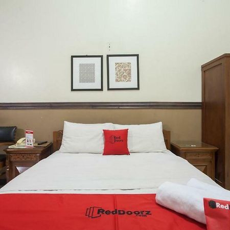 Reddoorz @ Urip Sumoharjo Hotel Surabaya Eksteriør billede