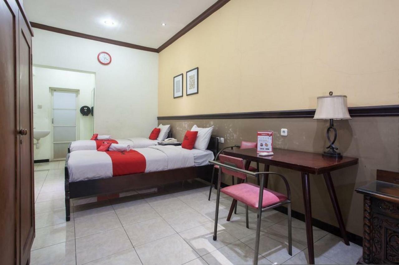 Reddoorz @ Urip Sumoharjo Hotel Surabaya Eksteriør billede